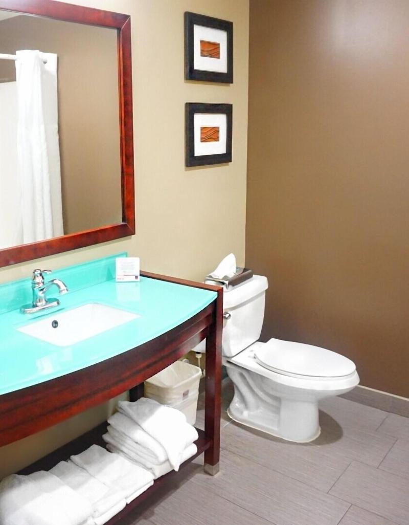 Comfort Suites Waldorf Area image