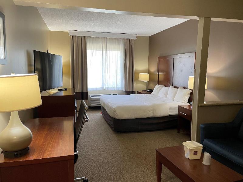 Comfort Suites Waldorf Area image