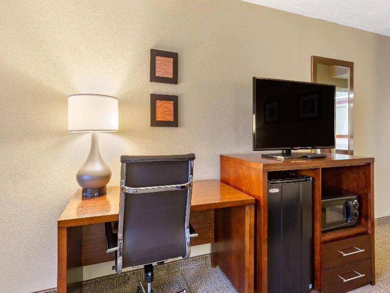 Comfort Inn Aikens Center image