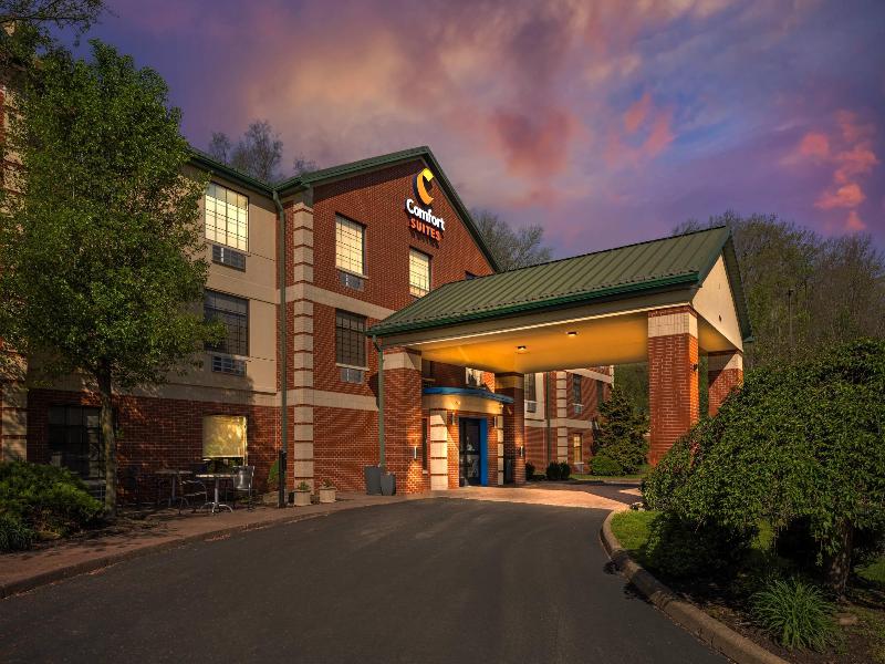 Comfort Suites Pittsburgh Airport — general view