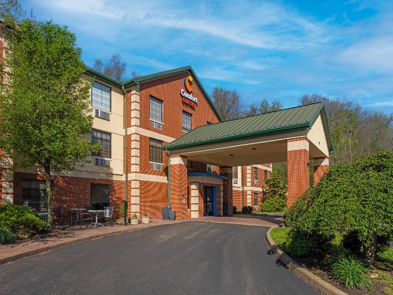Comfort Suites Pittsburgh Airport — general view