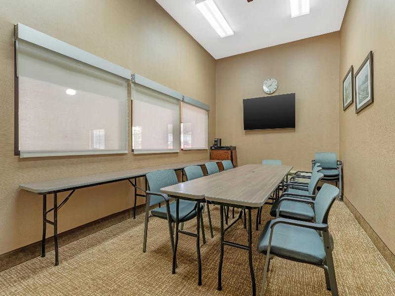 Comfort Suites Pittsburgh Airport image