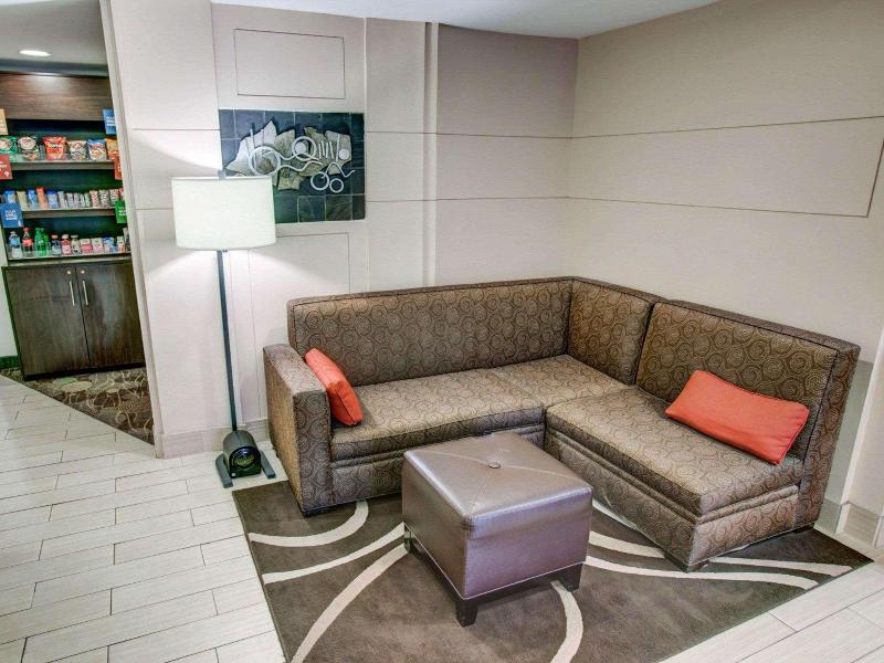 Comfort Suites Pittsburgh Airport image