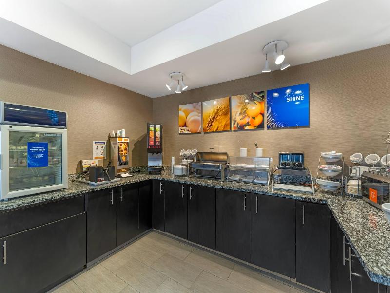Comfort Suites Pittsburgh Airport image