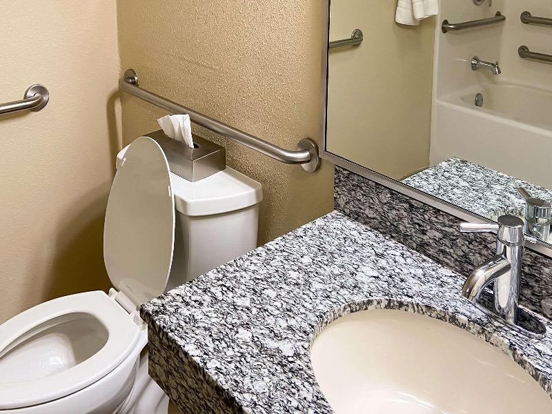 Comfort Suites Pittsburgh Airport image