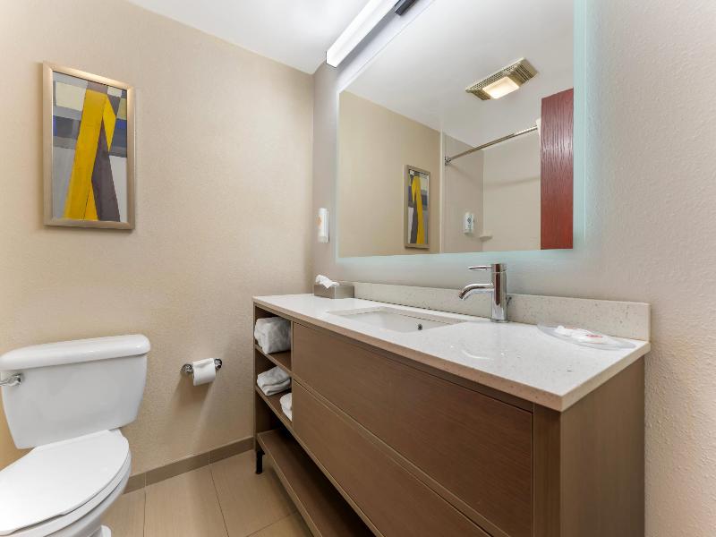 Comfort Suites Pittsburgh Airport image