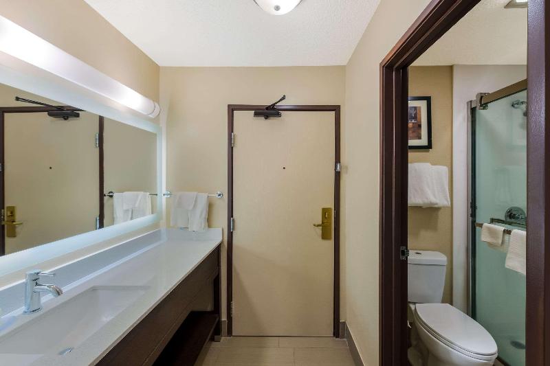 Quality Inn image