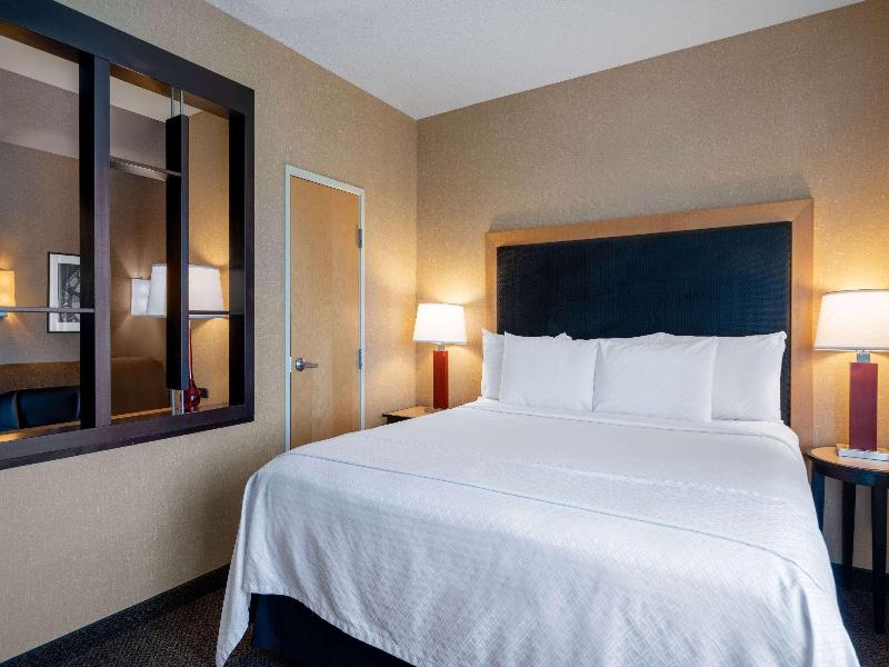 Wyndham Noblesville image
