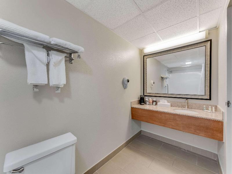 Quality Inn Easton PA image