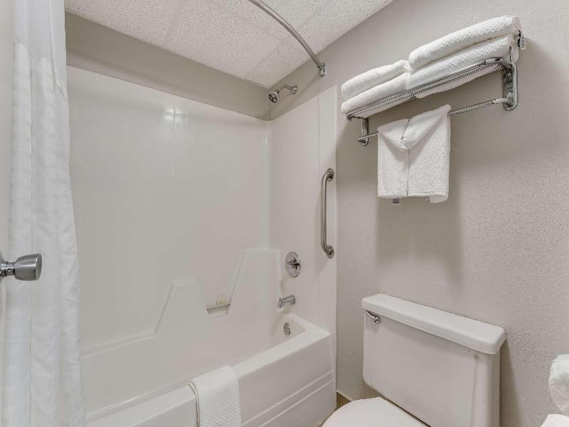 Quality Inn Easton PA image