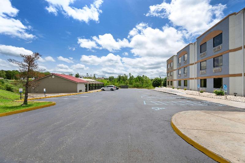 Econo Lodge London Area image