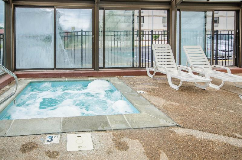 Econo Lodge London Area image