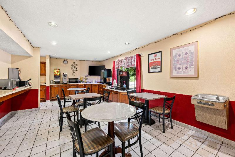 Econo Lodge London Area image