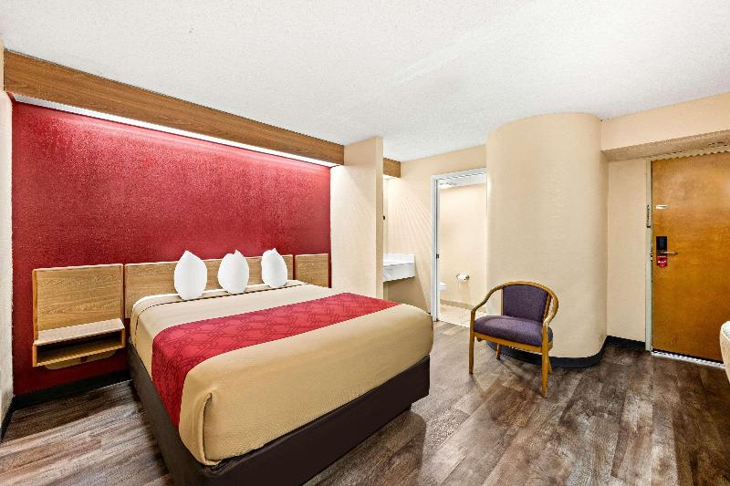 Econo Lodge London Area image