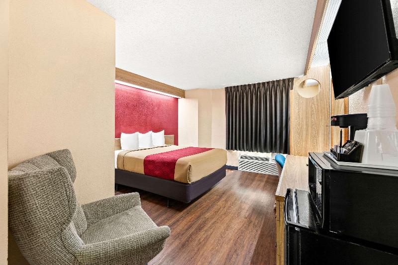 Econo Lodge London Area image