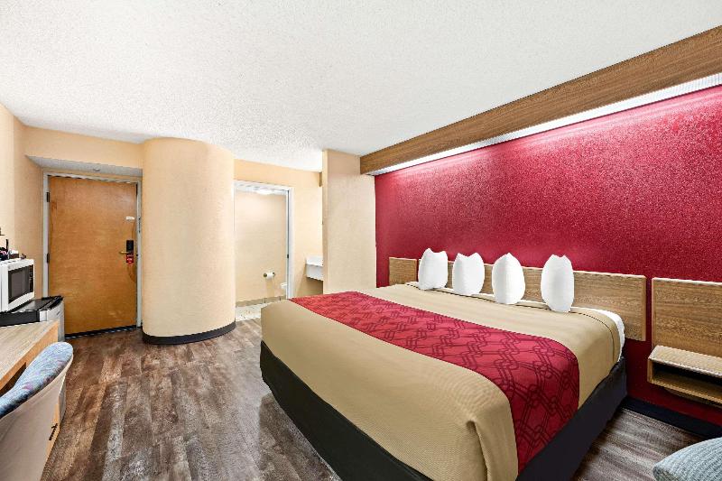 Econo Lodge London Area image