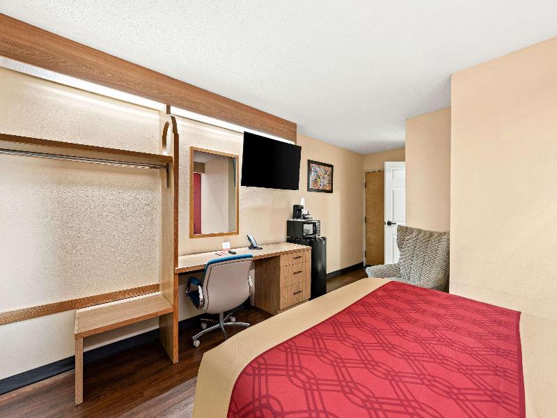 Econo Lodge London Area image