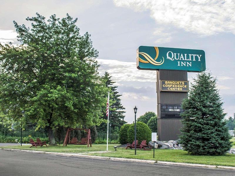 Quality Inn Rhinelander Area image