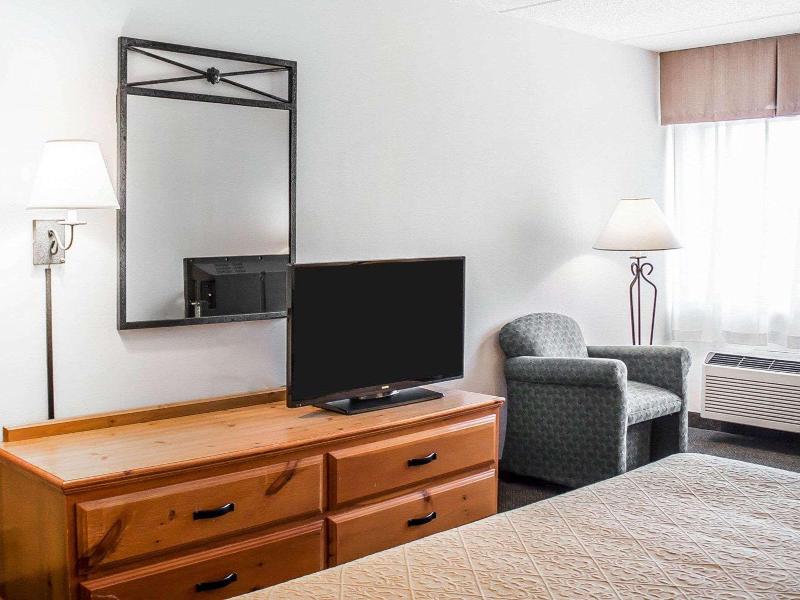 Quality Inn Rhinelander Area image