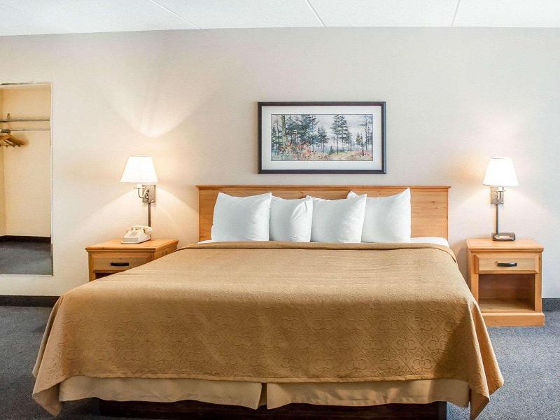 Quality Inn Rhinelander Area image