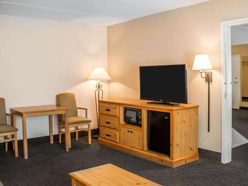 Quality Inn Rhinelander Area image
