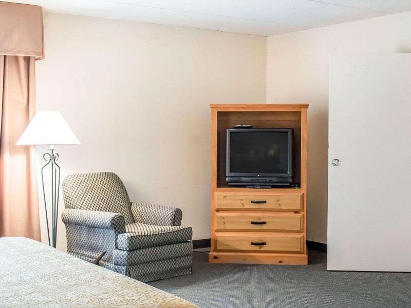 Quality Inn Rhinelander Area image