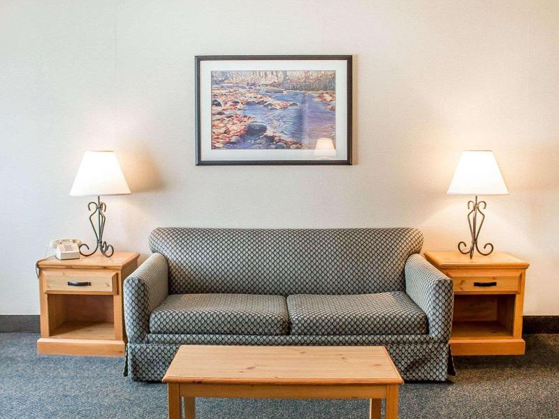 Quality Inn Rhinelander Area image