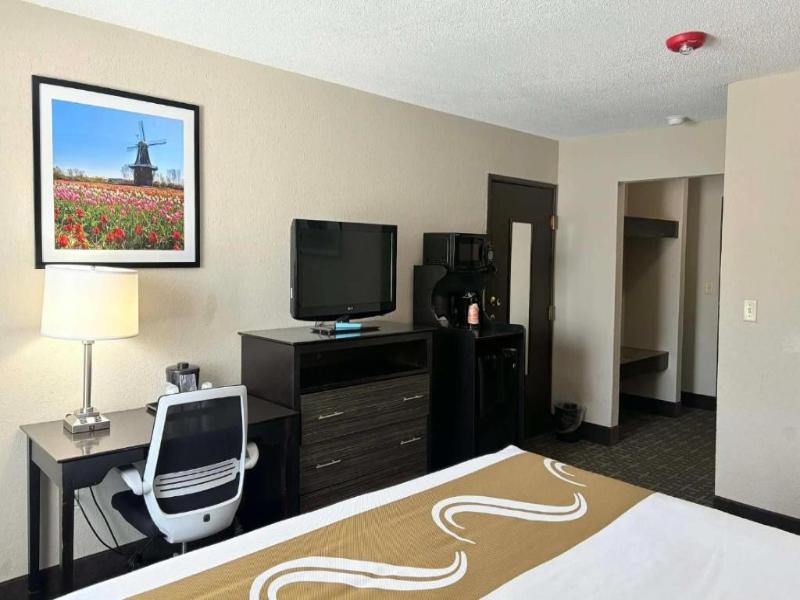 AmericInn by Wyndham Holland MI image