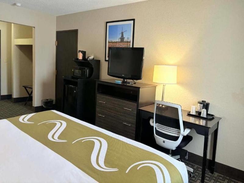 AmericInn by Wyndham Holland MI image