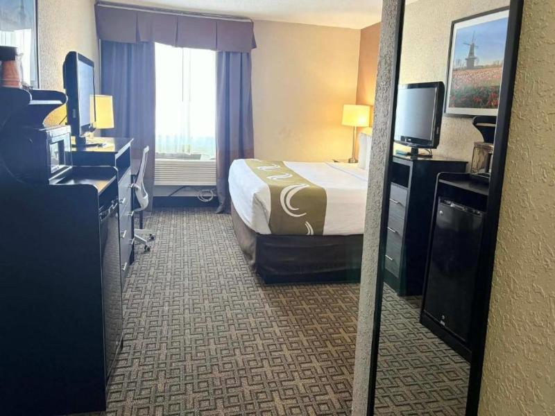 AmericInn by Wyndham Holland MI image