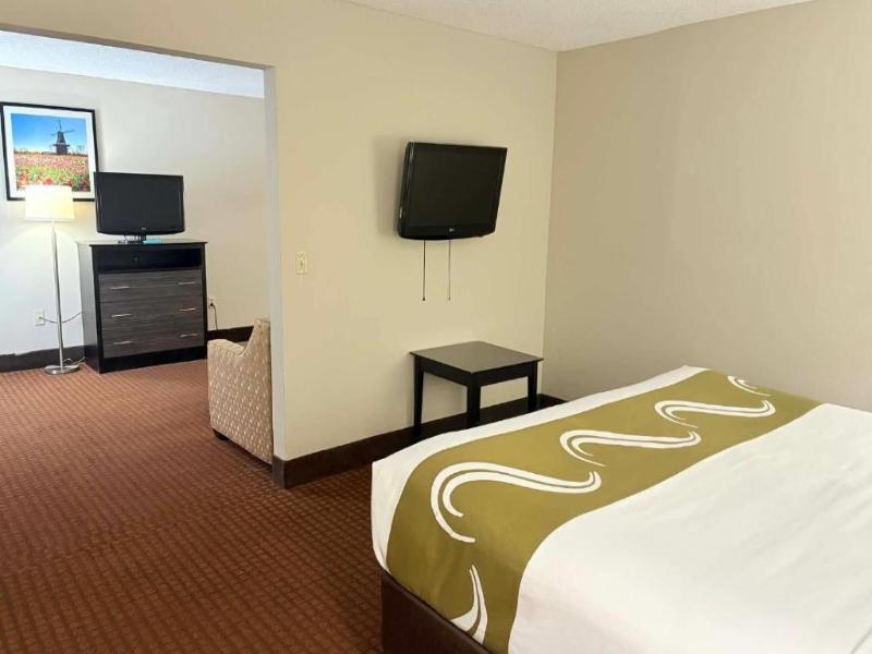 AmericInn by Wyndham Holland MI image