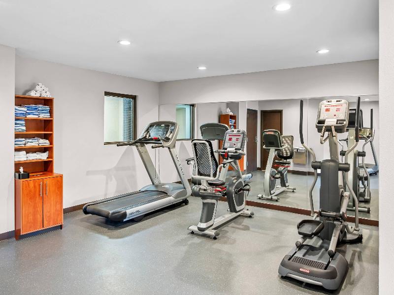 Country Inn & Suites by Radisson, Muskegon, MI