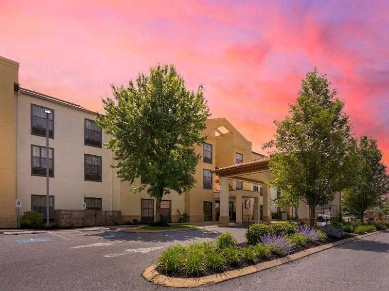 Comfort Suites State College near Penn State image