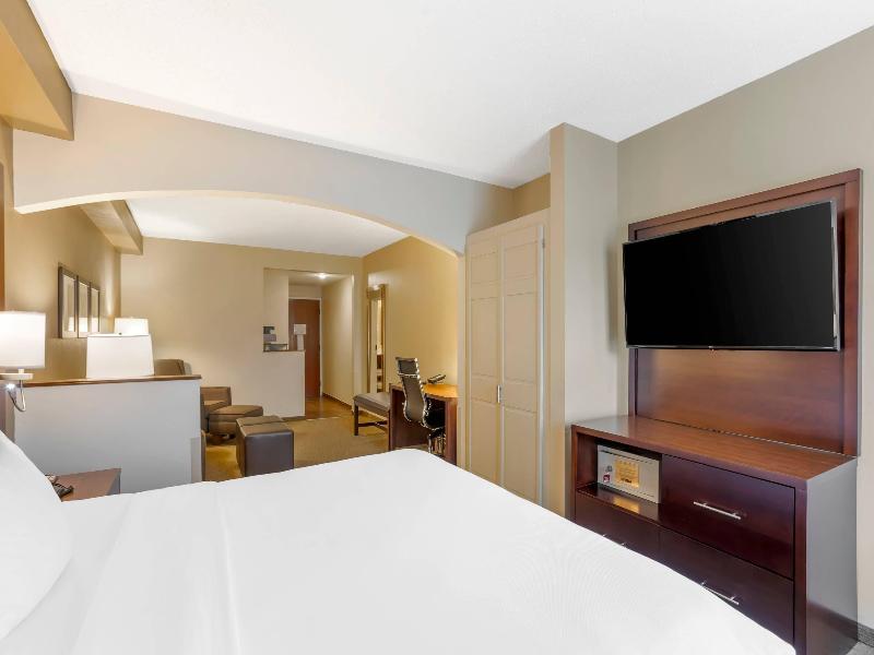 Comfort Suites State College near Penn State image