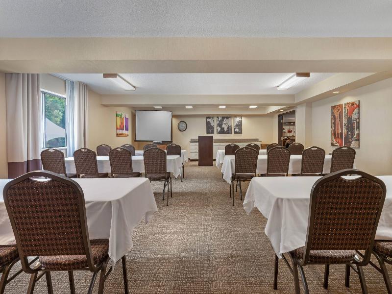 Quality Inn Saint Ignace I-75 image