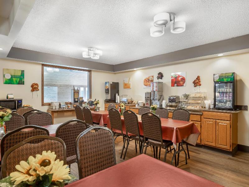 Quality Inn Saint Ignace I-75 image