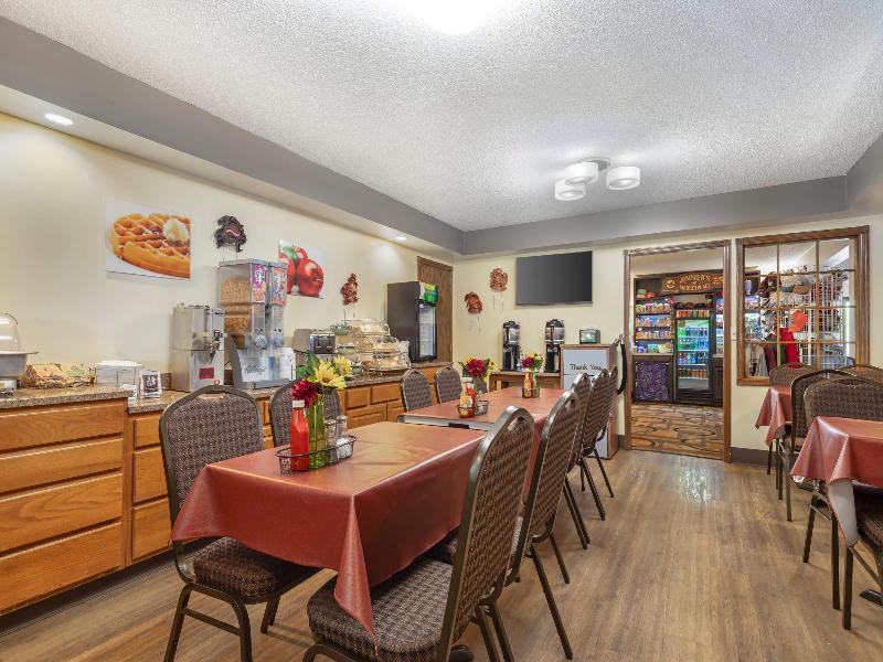 Quality Inn Saint Ignace I-75 image