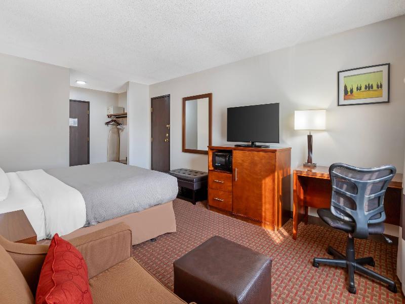 Quality Inn Saint Ignace I-75 image
