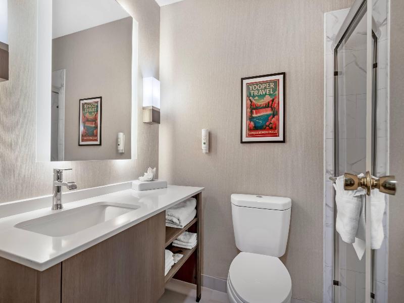 Quality Inn Saint Ignace I-75 image