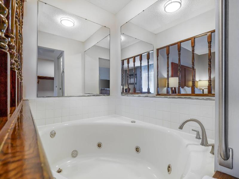 Quality Inn Saint Ignace I-75 image