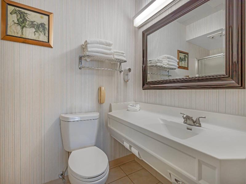 Quality Inn Saint Ignace I-75 image