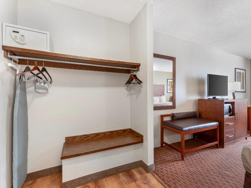 Quality Inn Saint Ignace I-75 image