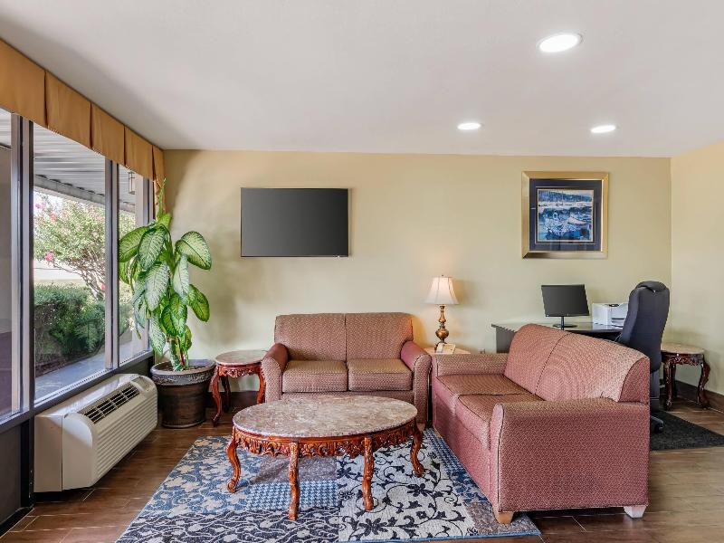 Quality Inn Paris image