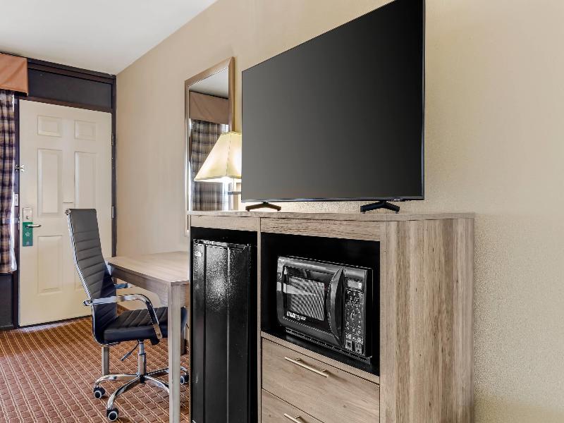Quality Inn Paris image