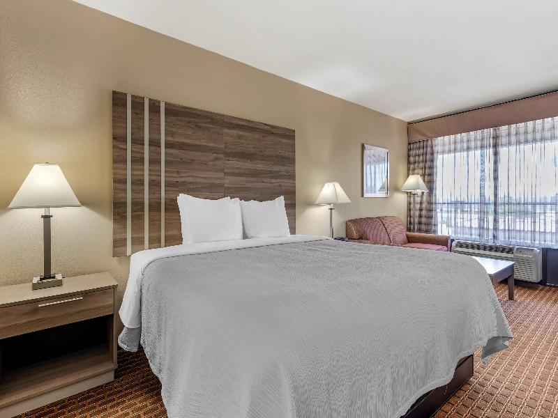 Quality Inn Paris image