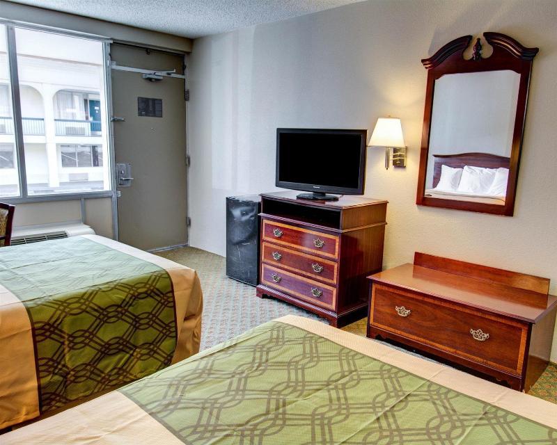 Econo Lodge — main photo