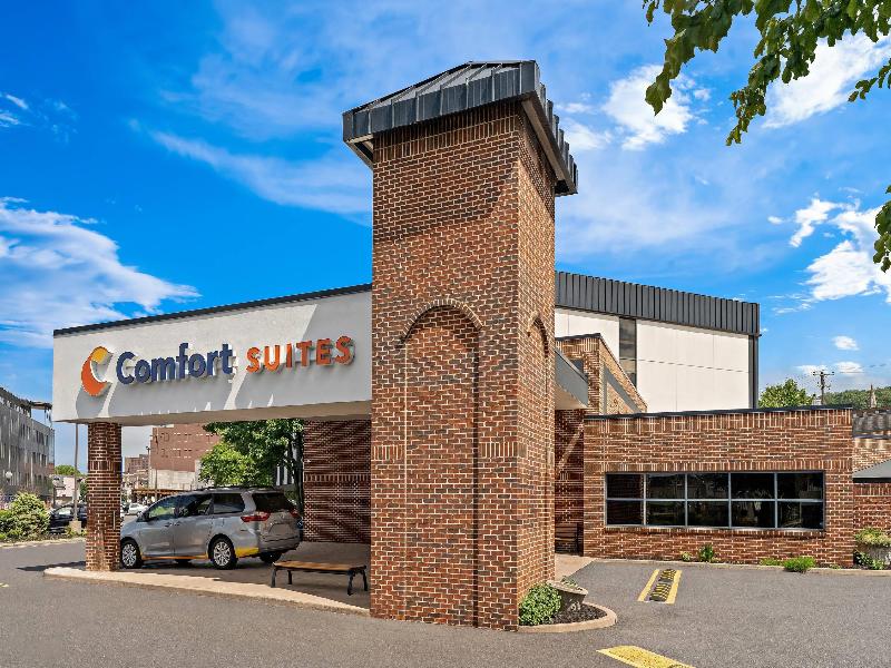 Comfort Suites Bethlehem Near Lehigh University image