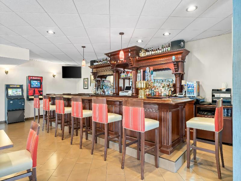 Comfort Suites Bethlehem Near Lehigh University image