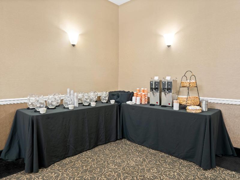 Comfort Suites Bethlehem Near Lehigh University image