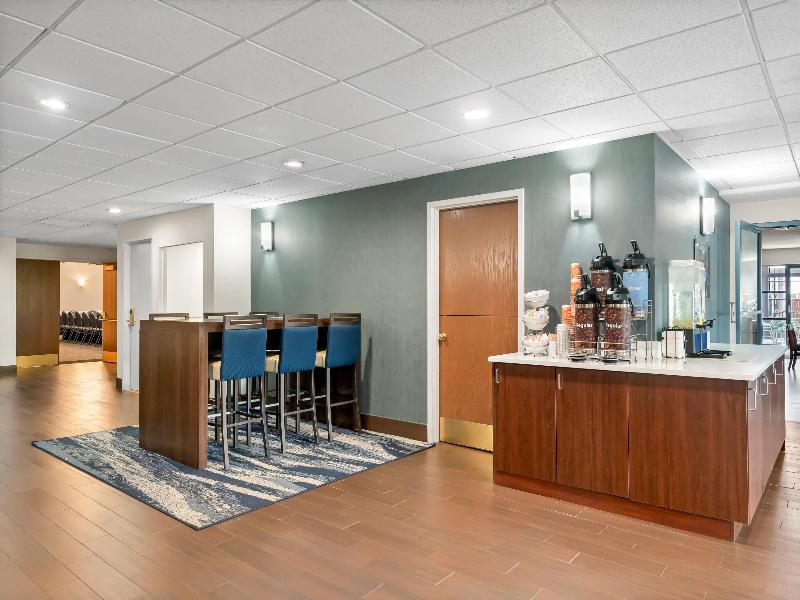 Comfort Suites Bethlehem Near Lehigh University image